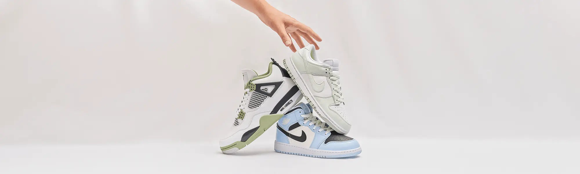 Jordan 4 Seafoam, Nike Dunk Low Next Nature Mint, Jordan 1 Mid Ice Blue Black