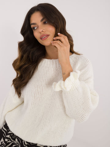 Ecru sweter oversize z falbankami przy rękawach