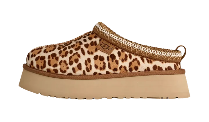 UGG Tazz Plains Slipper Felicity Leopard Jasmine – widok z boku