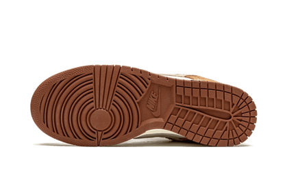 Nike Dunk Low Medium Curry - NOISE PLUG