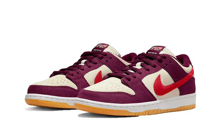 Nike SB Dunk Low Skate Like A Girl - NOISE PLUG