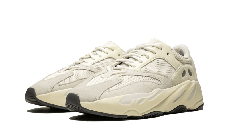 Yeezy 700 Analog - NOISE PLUG