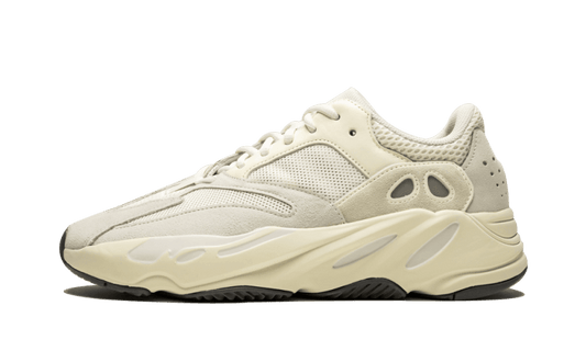 Yeezy 700 Analog - NOISE PLUG