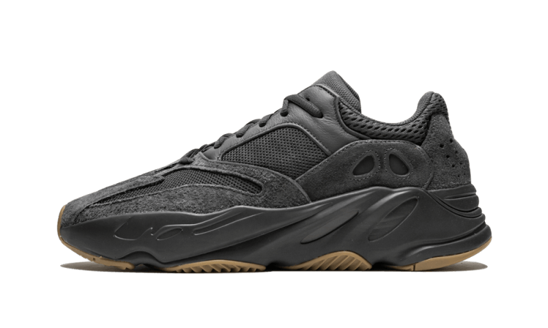 Yeezy 700 Utility Black - NOISE PLUG