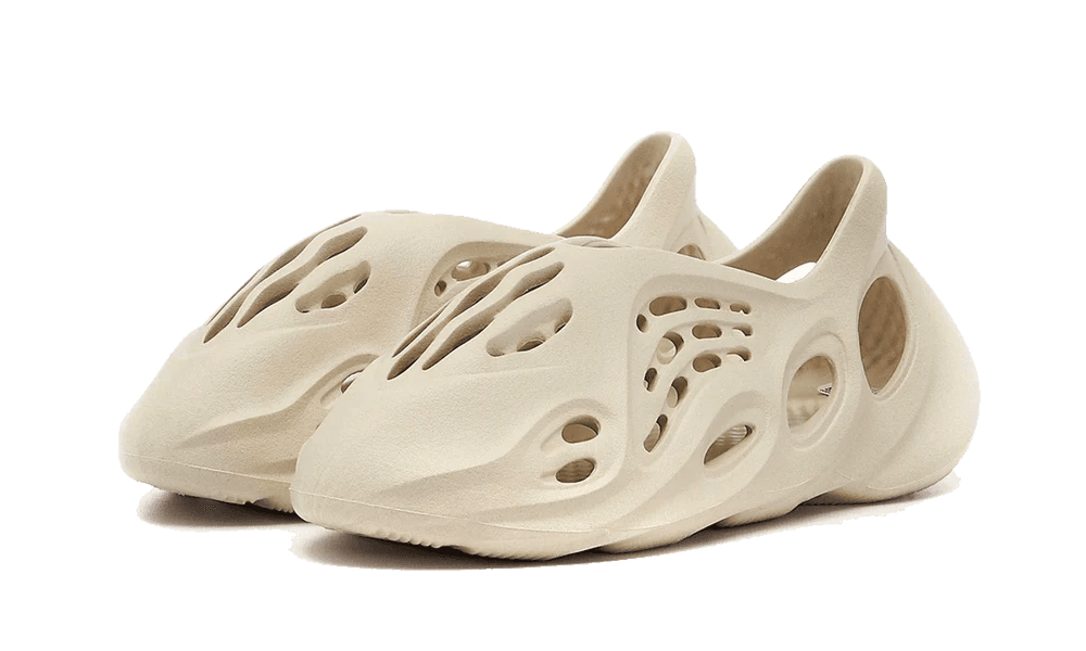 Yeezy Foam RNNR Sand - NOISE PLUG