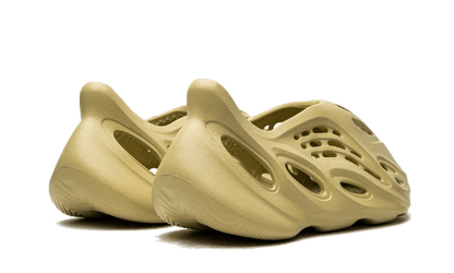 Yeezy Foam RNNR Sulfur - NOISE PLUG